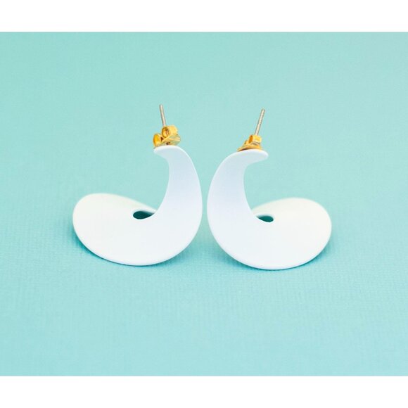 Vintage Abstract White Ceramic Dangle Earrings by Avon, E24 - Picture 3 of 5